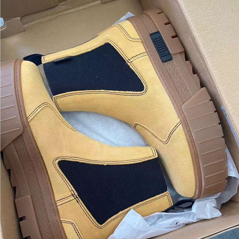 Puma Men's Tan and Black Ankle Boots